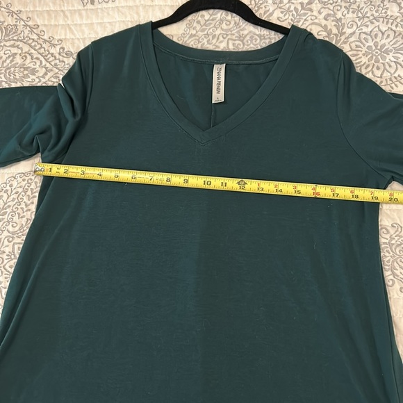 V-neck tunic - Picture 3 of 5
